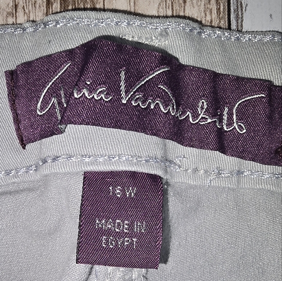 Gloria Vanderbilt Pants - Picture 3 of 8